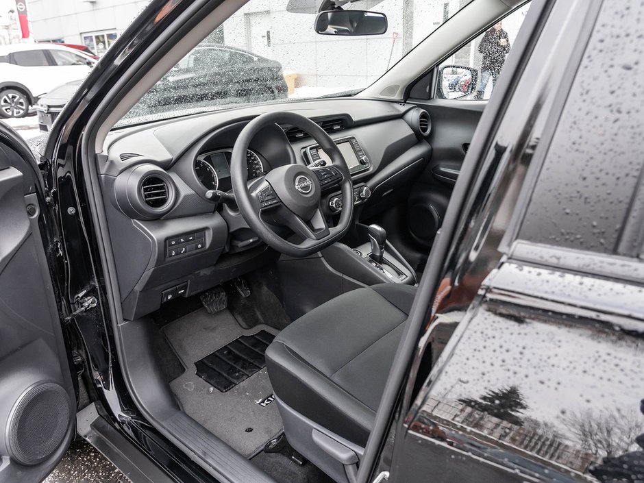 2025 Nissan Kicks Play S-6