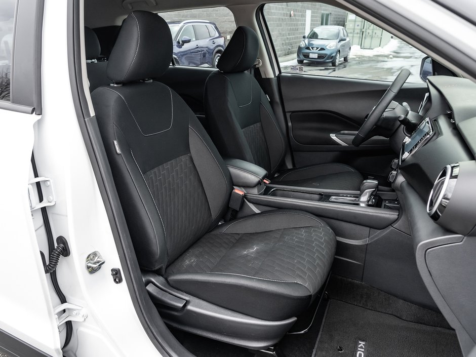 2025 Nissan Kicks Play SV-20