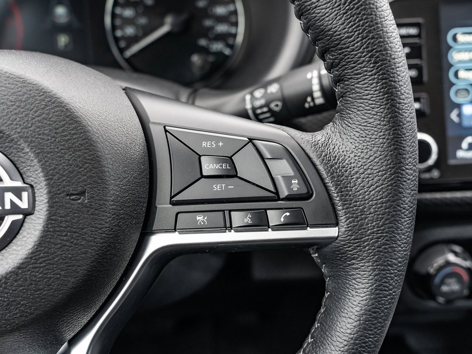 2025 Nissan Kicks Play SV-11