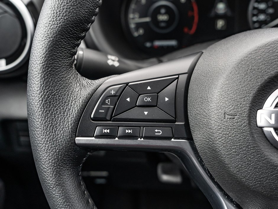 2025 Nissan Kicks Play SV-9