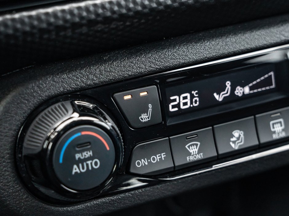 2025 Nissan Kicks Play SV-17