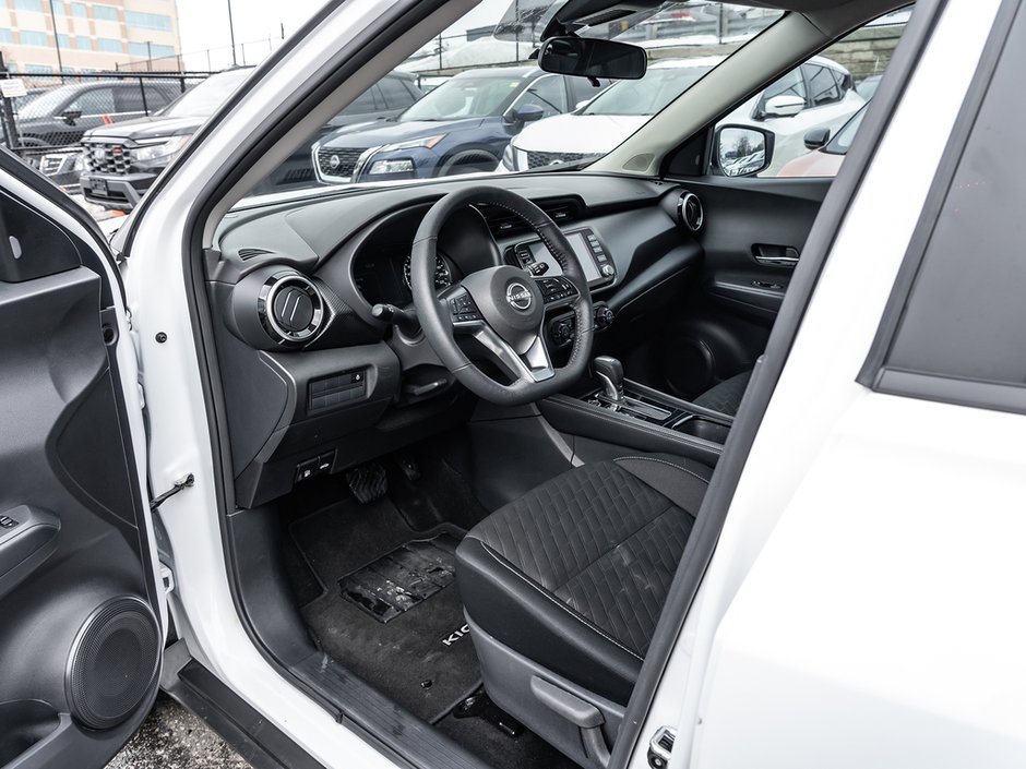 2025 Nissan Kicks Play SV-7