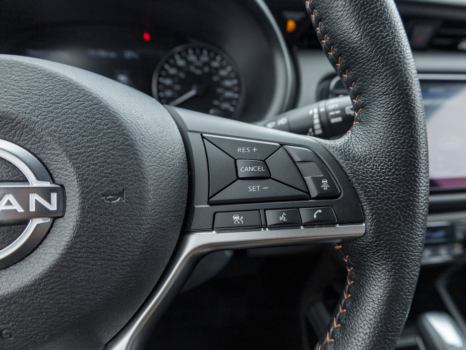 2022 Nissan Kicks SR-8