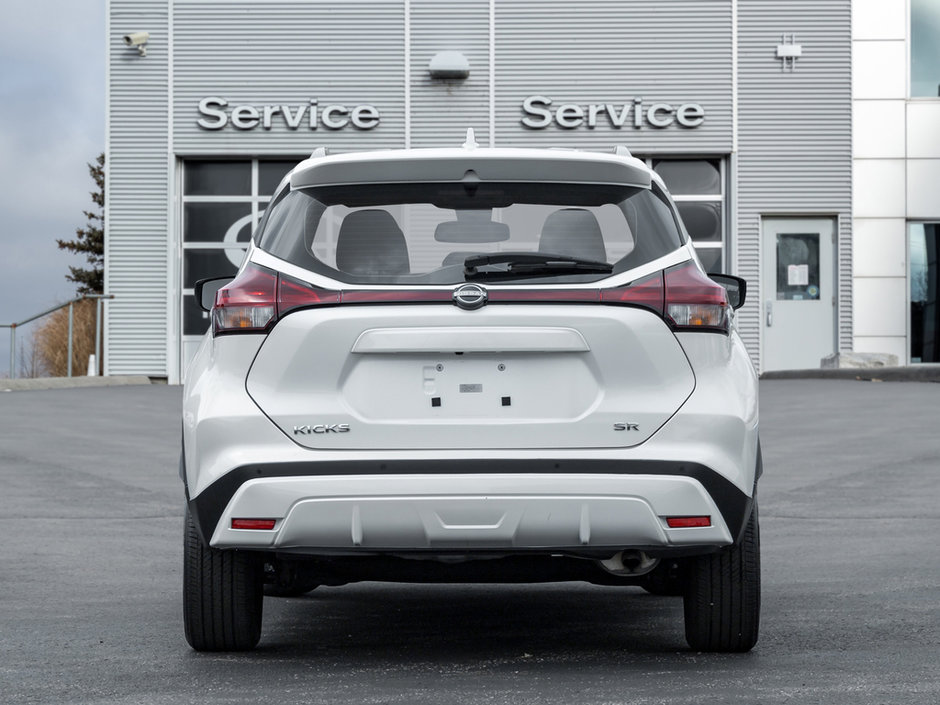 2022 Nissan Kicks SR-5