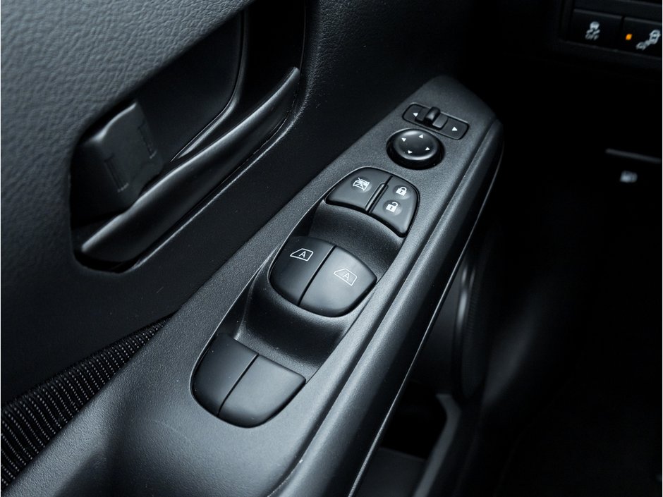 2023 Nissan Kicks S-13