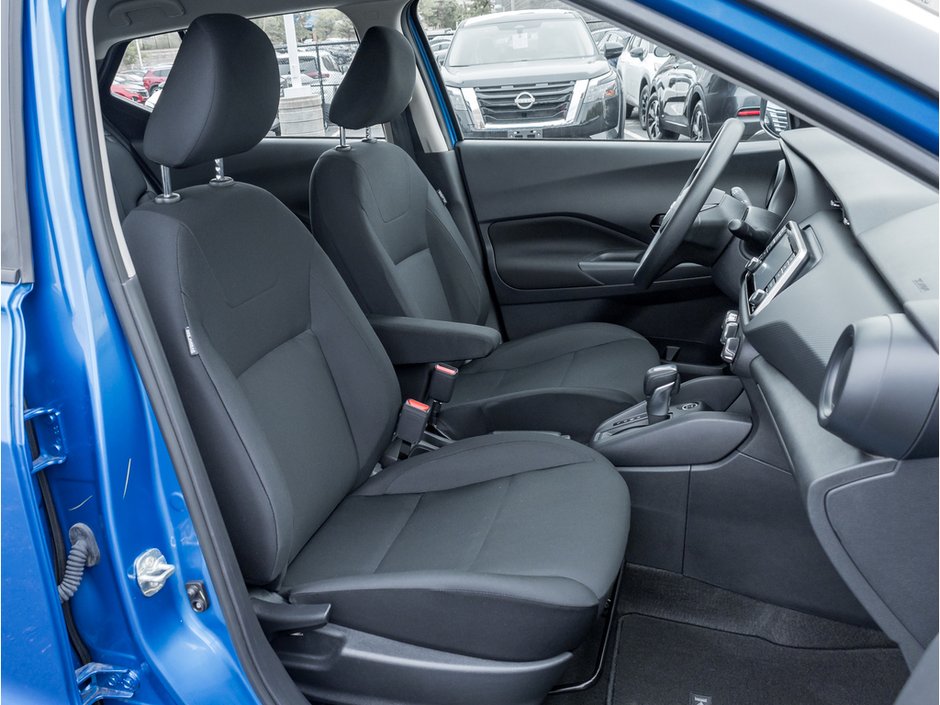 2023 Nissan Kicks S-17