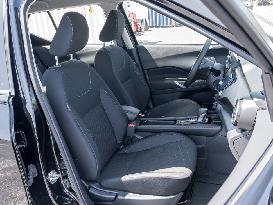 2023 Nissan Kicks SV-18