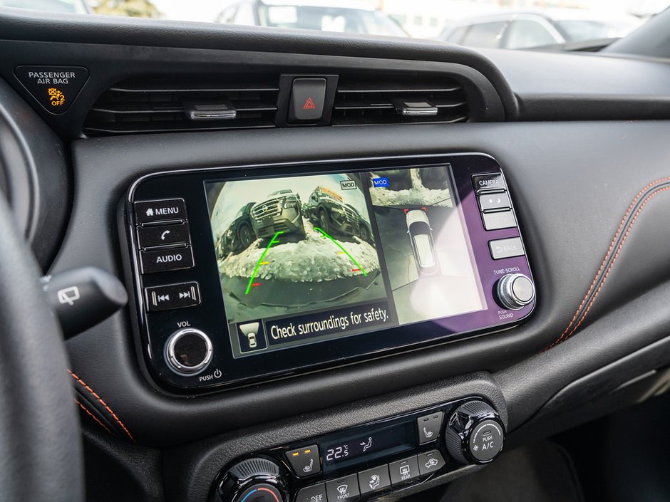 2023 Nissan Kicks SR-11