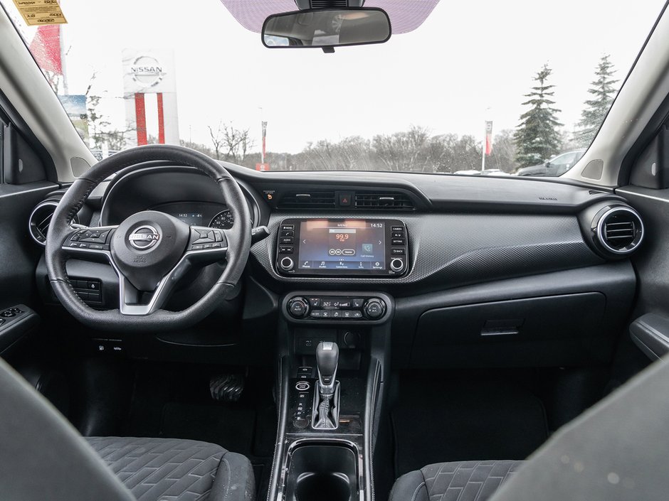 2023 Nissan Kicks SV-22