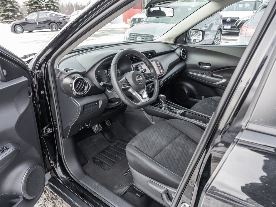 2023 Nissan Kicks SV-8