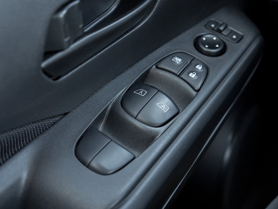 2024 Nissan Kicks S-12