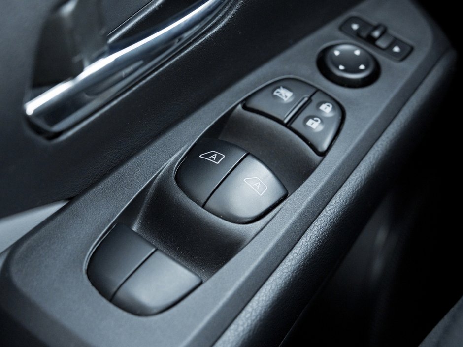 2024 Nissan Kicks SR-13