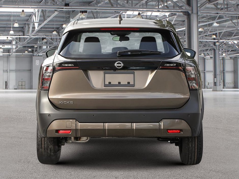 2025 Nissan Kicks S-4