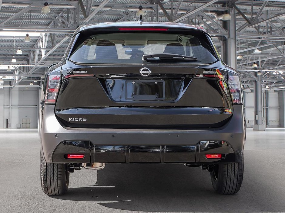 2025 Nissan Kicks S-4