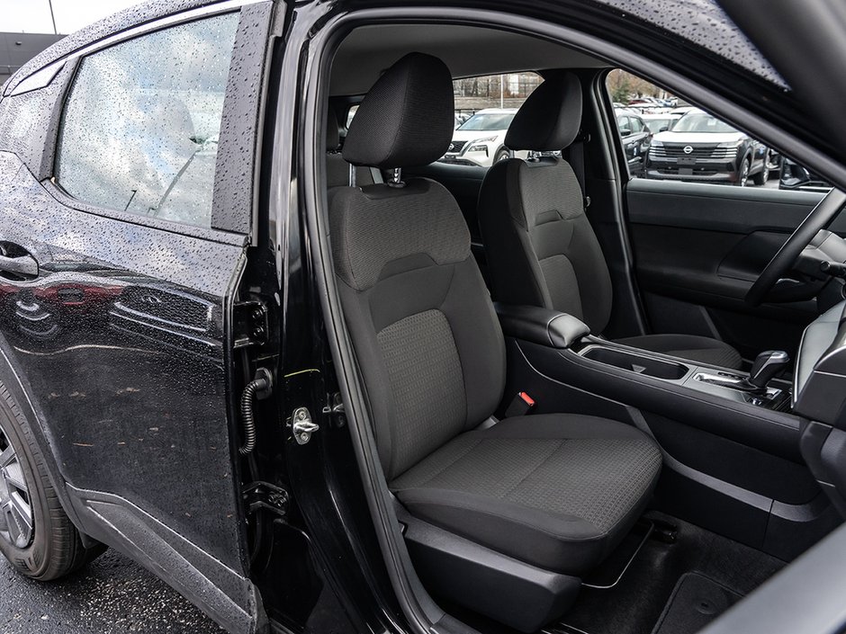 2025 Nissan Kicks S-19