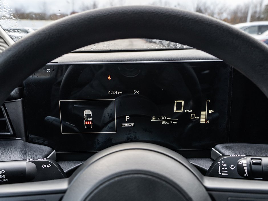 2025 Nissan Kicks S-9