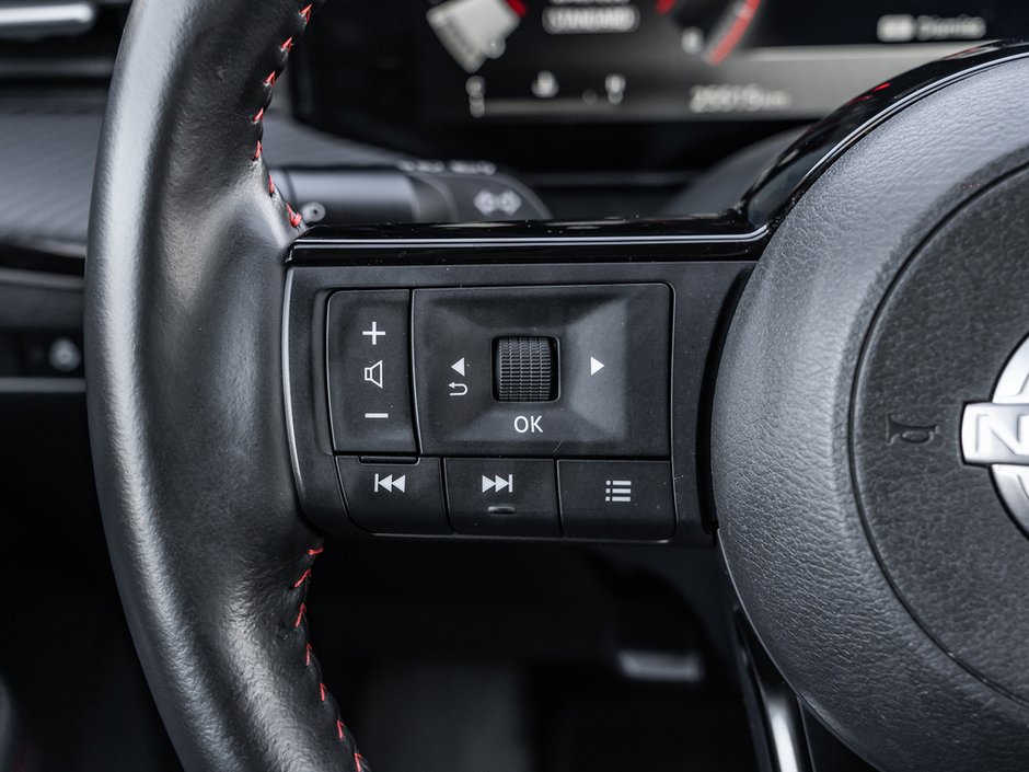 2025 Nissan Kicks SR-8