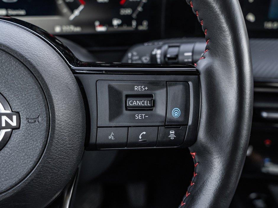 2025 Nissan Kicks SR-10