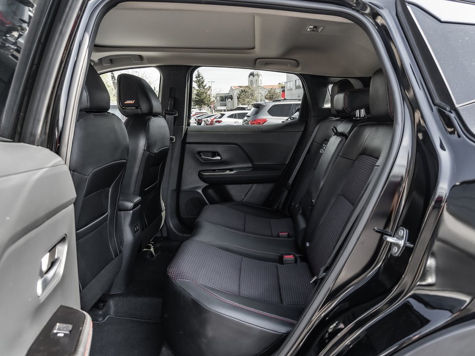 2025 Nissan Kicks SR-25