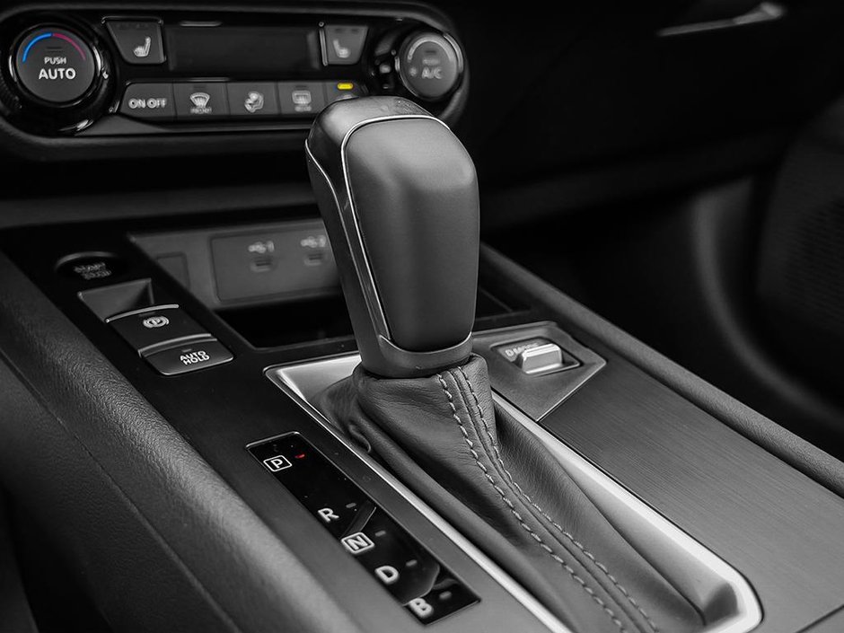 2026 Nissan Kicks SV FWD-16