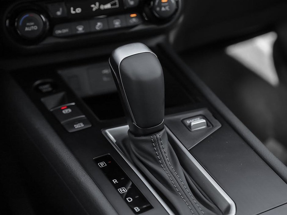 2026 Nissan Kicks SV AWD-16