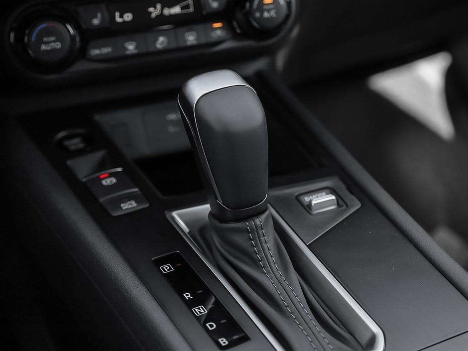 2026 Nissan Kicks SV Premium AWD-16
