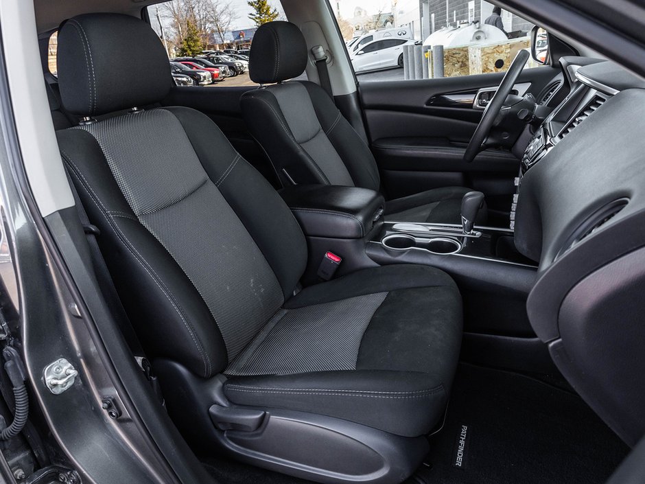 2018 Nissan Pathfinder S-17