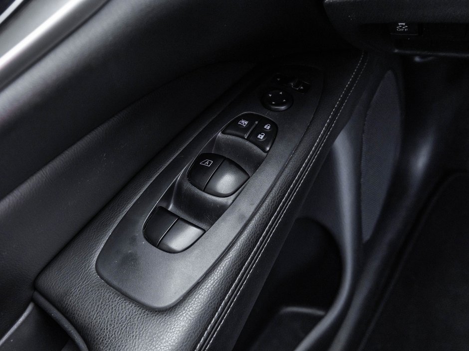 2018 Nissan Pathfinder S-11