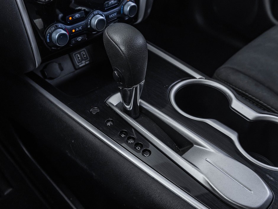 2018 Nissan Pathfinder S-12