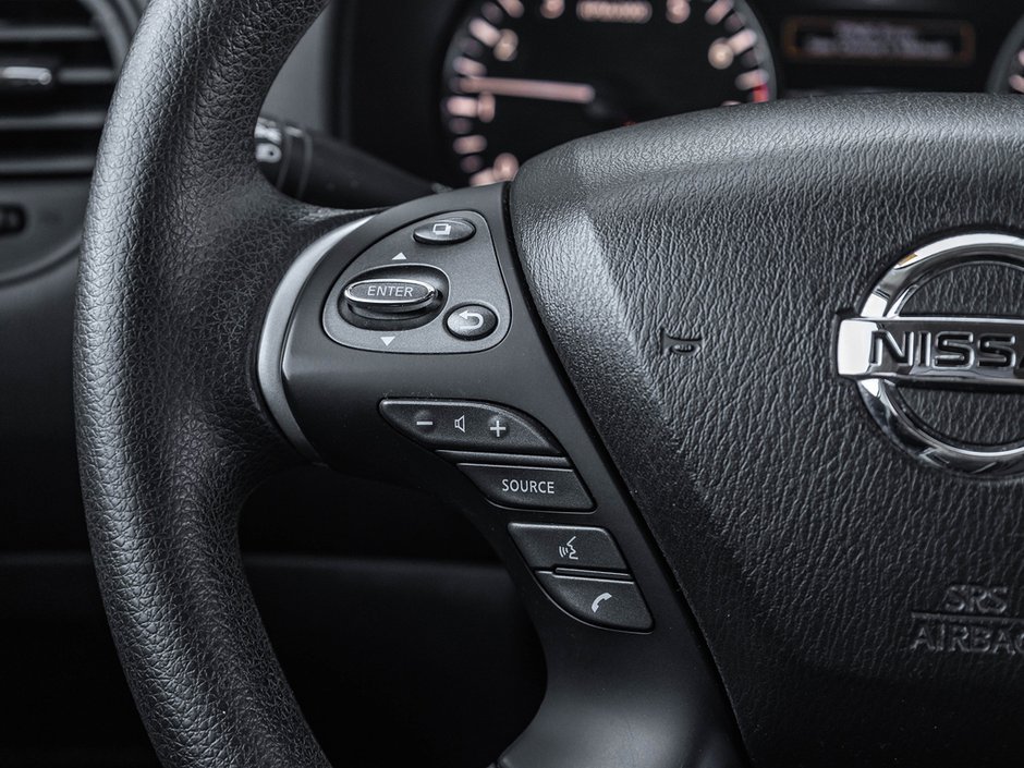 2018 Nissan Pathfinder S-8