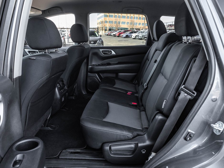 2018 Nissan Pathfinder S-18