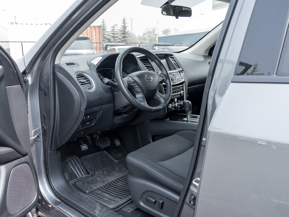 2020 Nissan Pathfinder SV-6