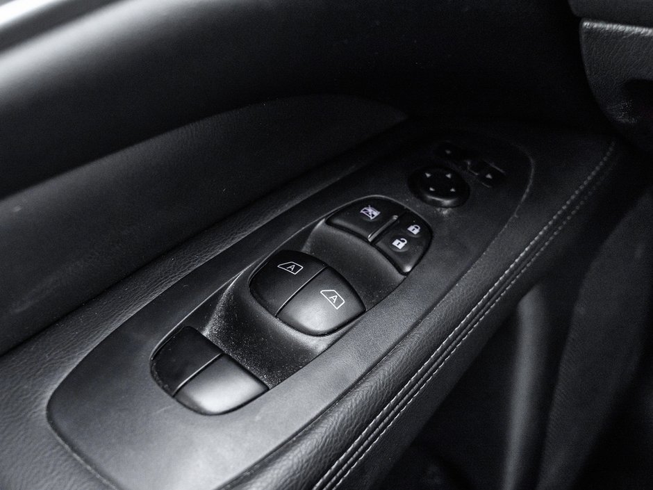 2020 Nissan Pathfinder SL-14