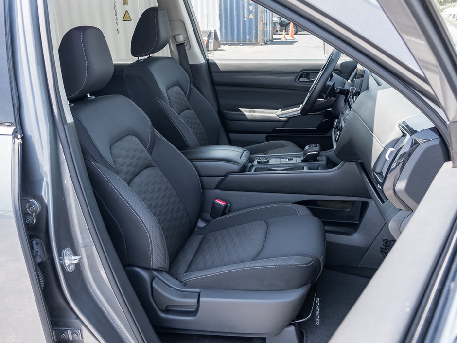 2023 Nissan Pathfinder S-19