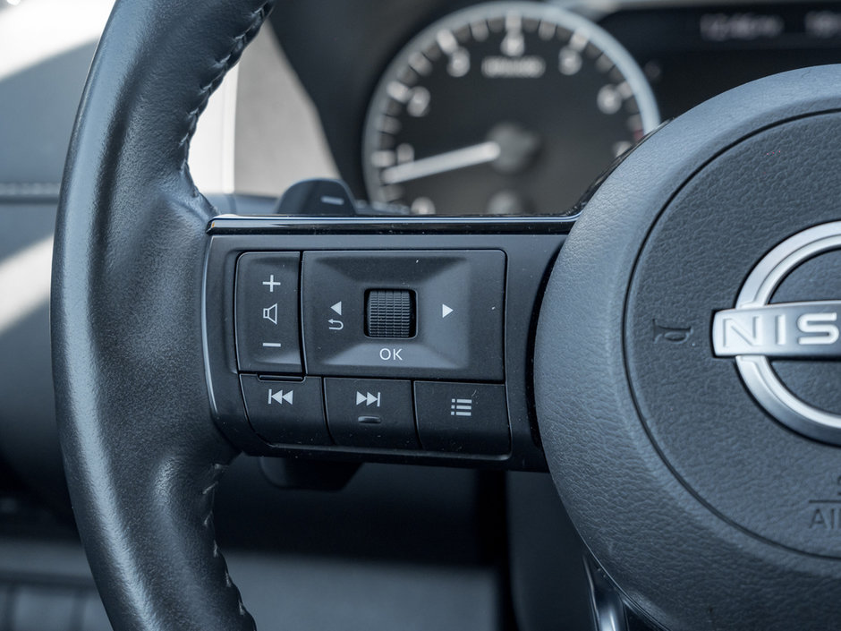 2023 Nissan Pathfinder S-8