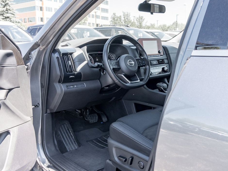 2023 Nissan Pathfinder S-6