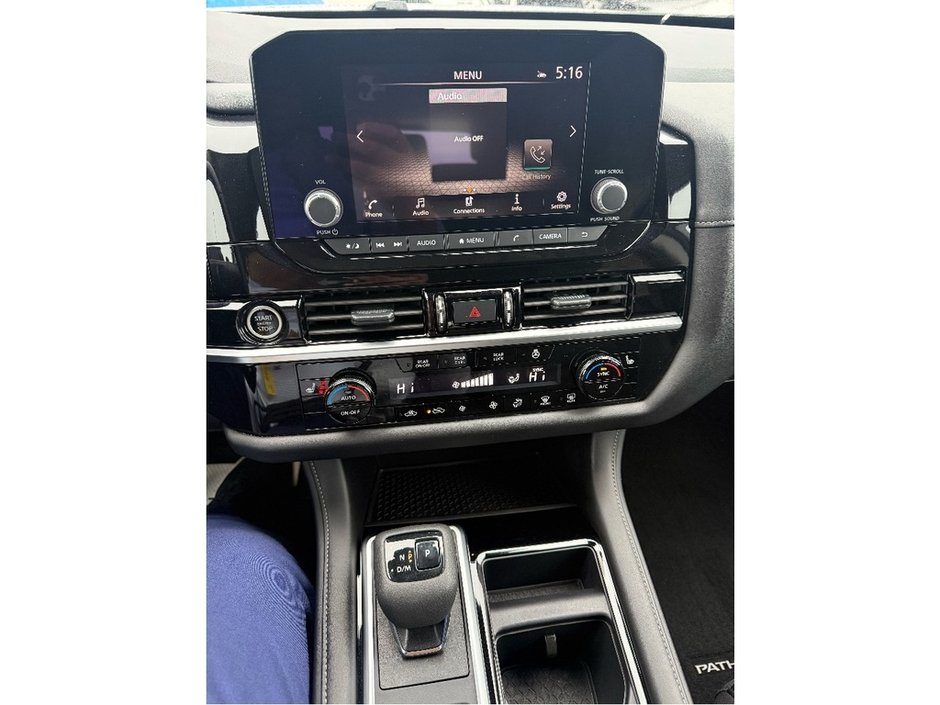 2024 Nissan Pathfinder SV-10