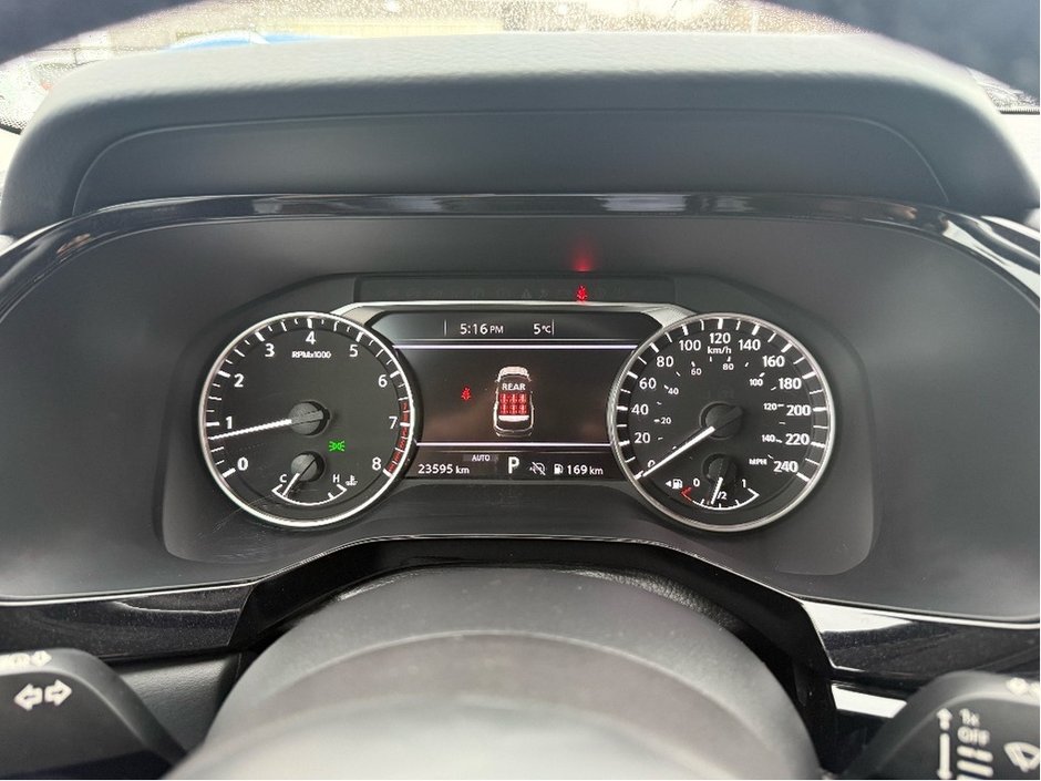 2024 Nissan Pathfinder SV-9