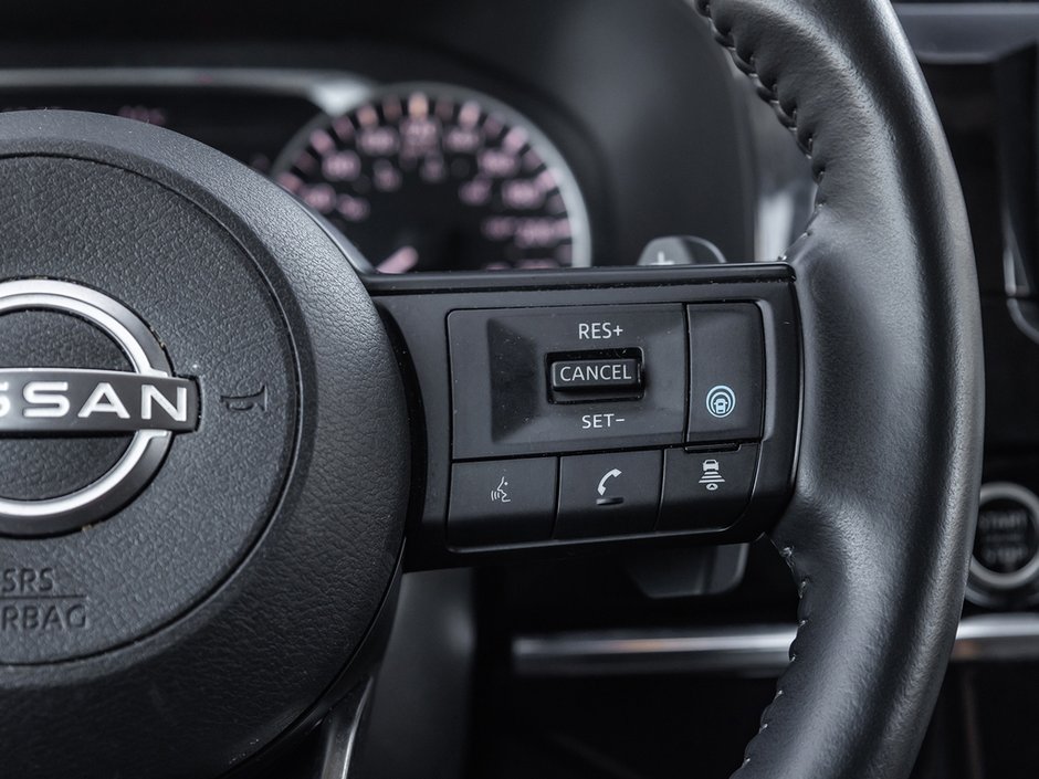 2024 Nissan Pathfinder SV-11