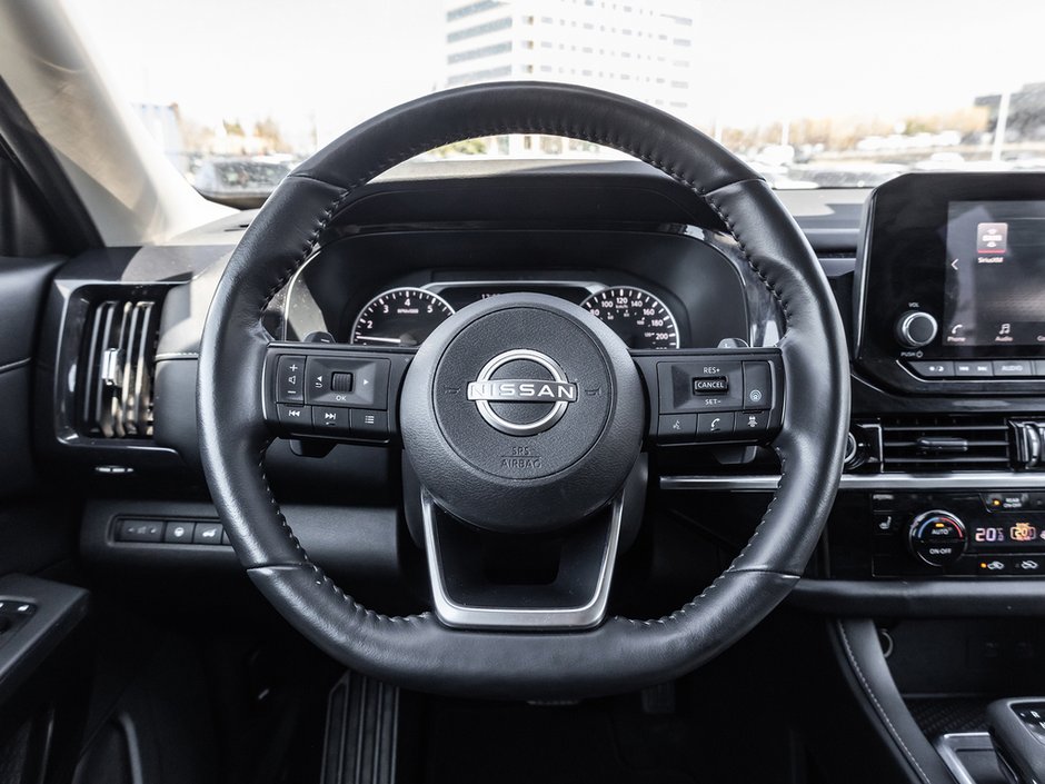 2024 Nissan Pathfinder SV-9