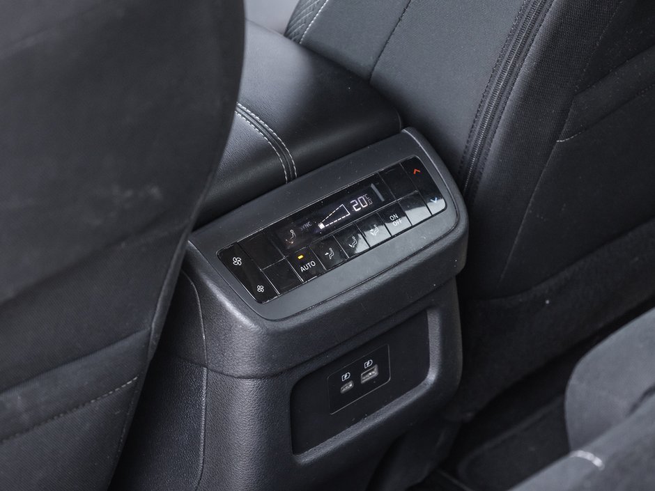 2024 Nissan Pathfinder SV-23