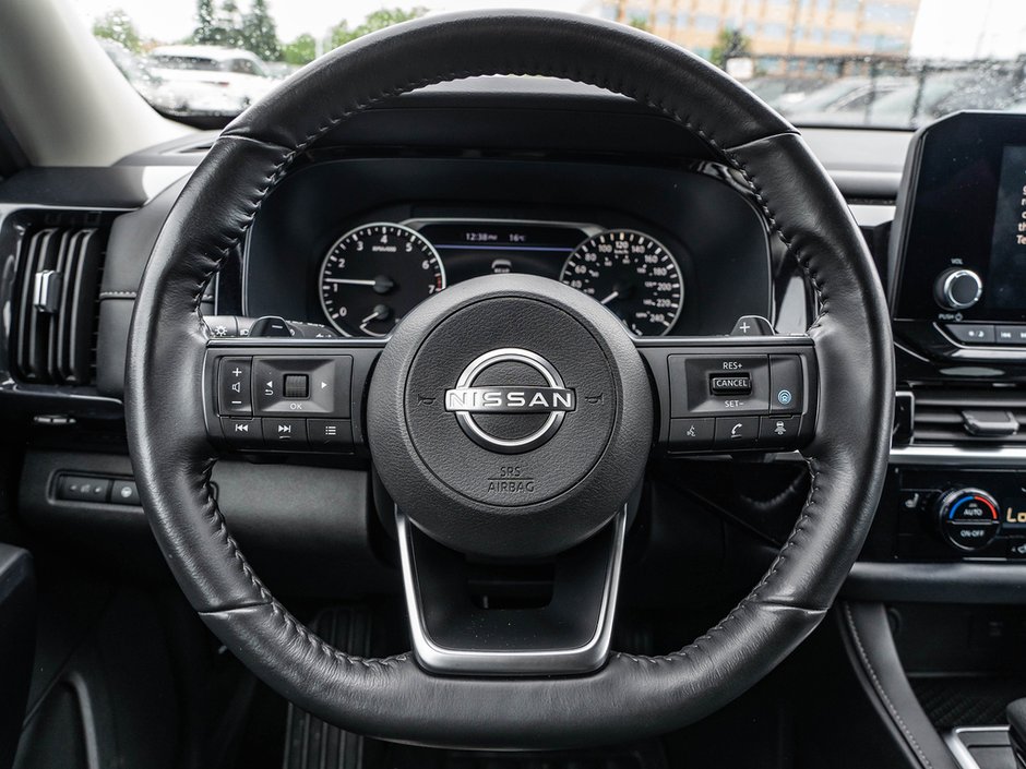2024 Nissan Pathfinder SV-7