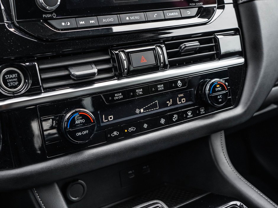 2024 Nissan Pathfinder SV-19