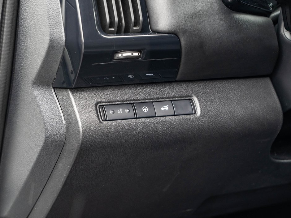2024 Nissan Pathfinder SV-16