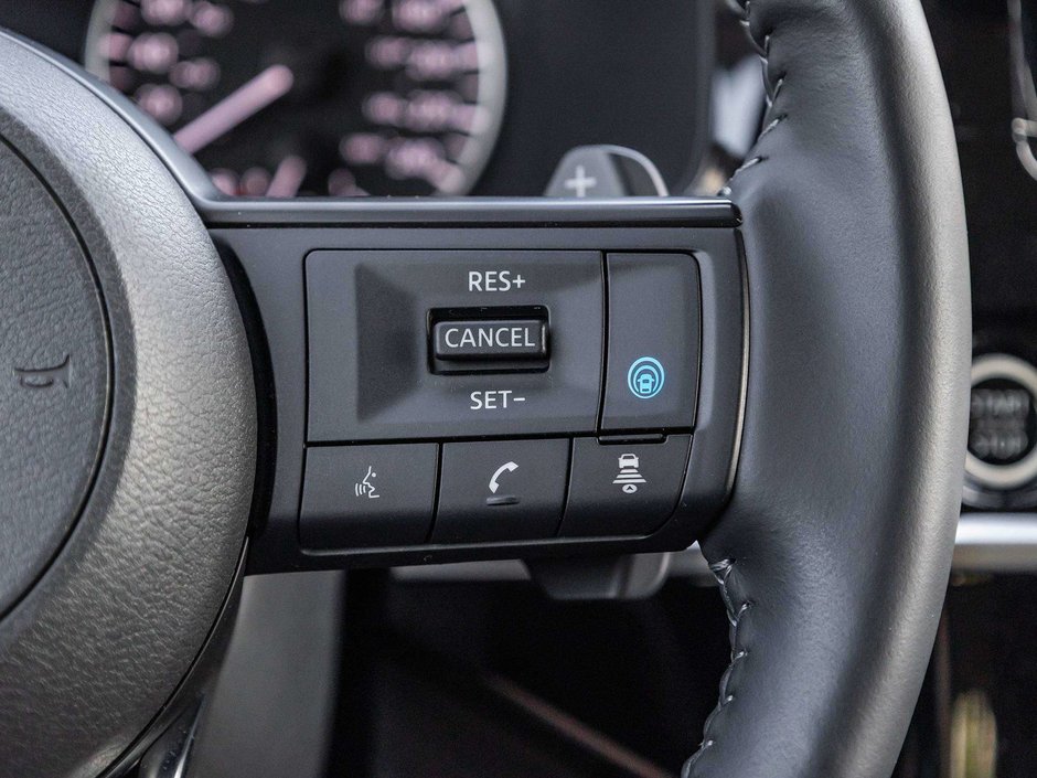 2024 Nissan Pathfinder SV-11