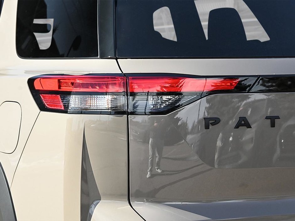2025 Nissan Pathfinder ROCK CREEK-9