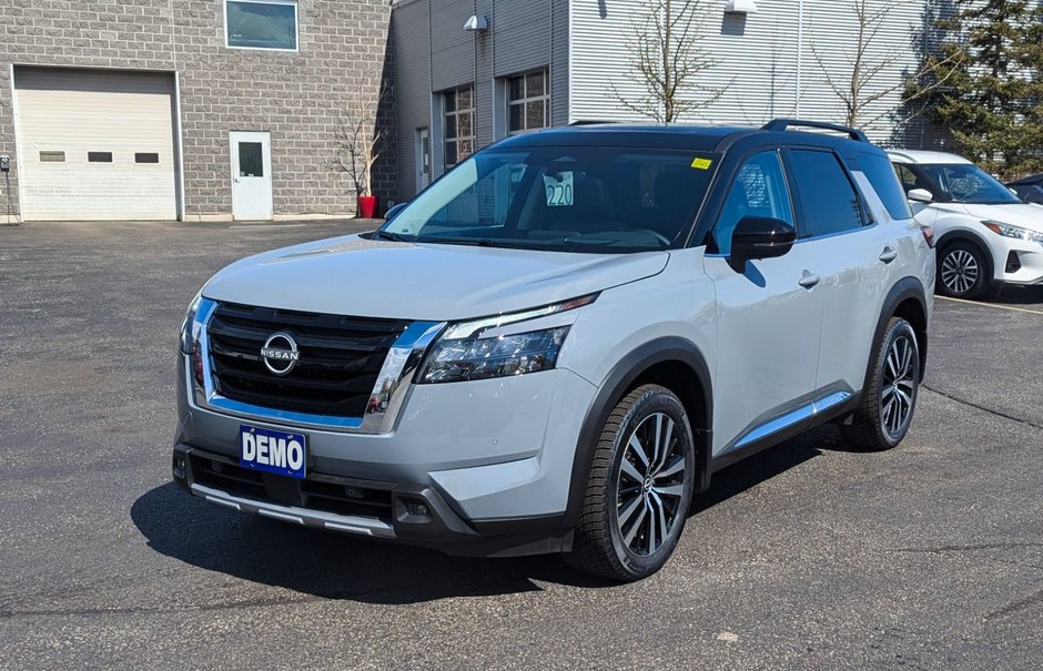 2025 Nissan Pathfinder PLATINUM CAPTAIN'S CHAIRS-3