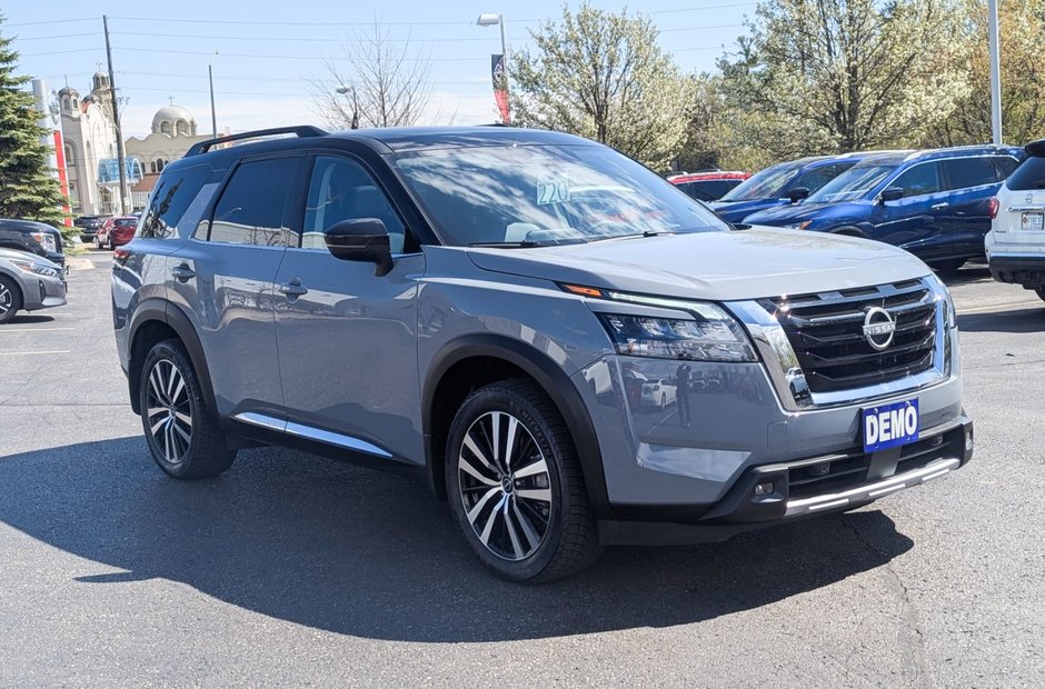 2025 Nissan Pathfinder PLATINUM CAPTAIN'S CHAIRS-8