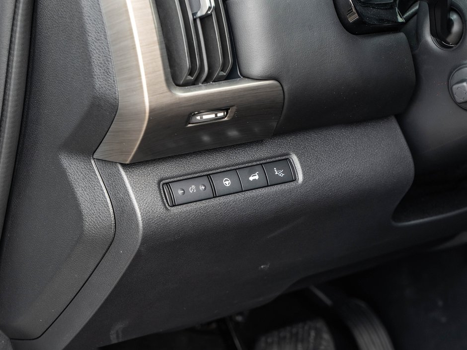 2025 Nissan Pathfinder Platinum-15