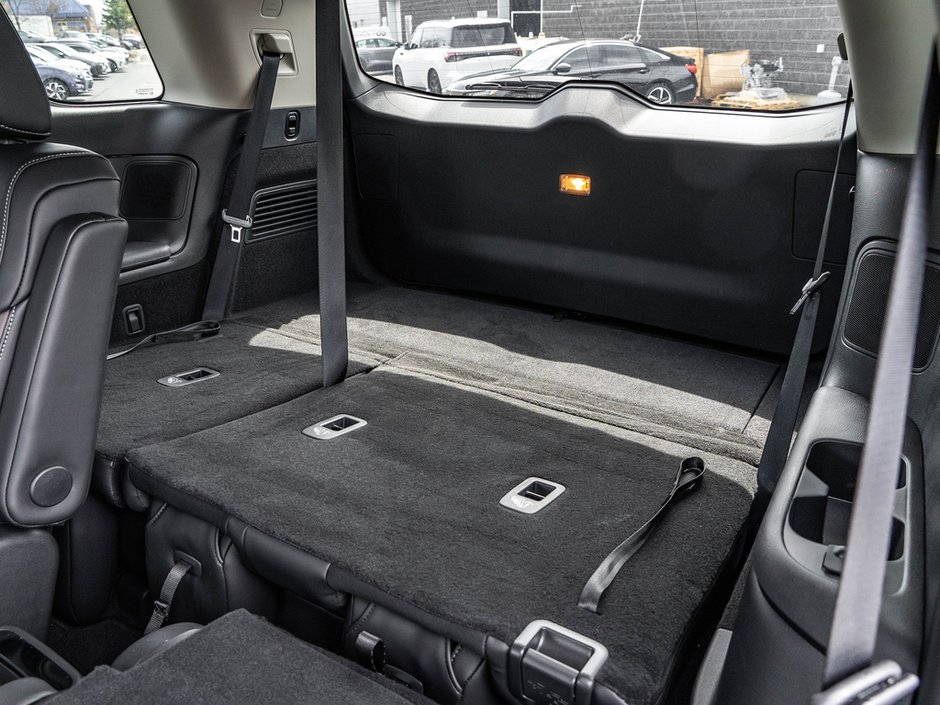 2025 Nissan Pathfinder Platinum-25